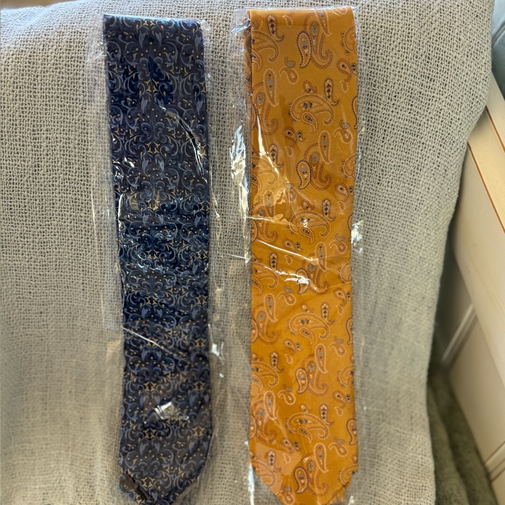 These two gorgeous 100%silk ties, were bought in Florence, Italy. Brand new!